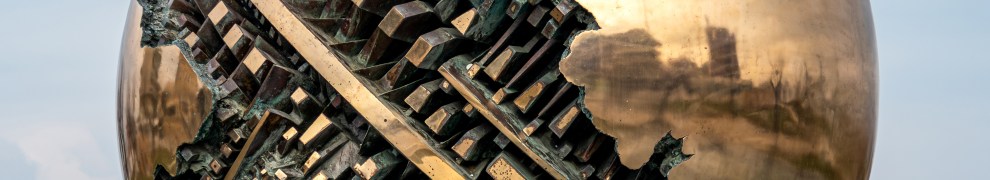 The bronze sculpture "Sfera grande" (Large sphere), depicted here, is a subject out of ordinary, a perfect figure, energy emanating from a form.